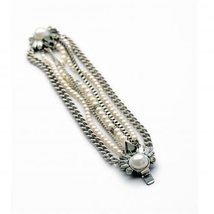 Pearl Bracelet / Beaded Bracelet / Chain Bracelet..