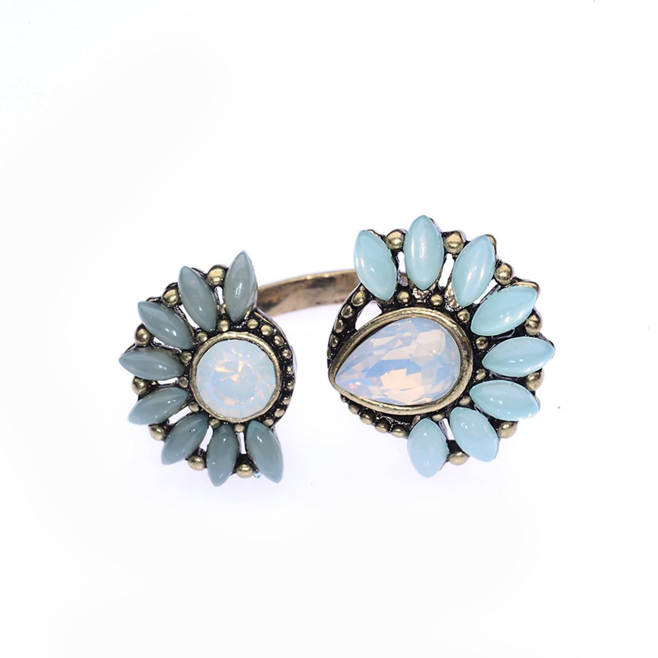 Flower Ring / Vintage Ring / Opal / Wrap Around Ring / Adjustable Ring / Open Ring / Costume Jewelry / Colorful Jewelry / Rustic Ring / Blue